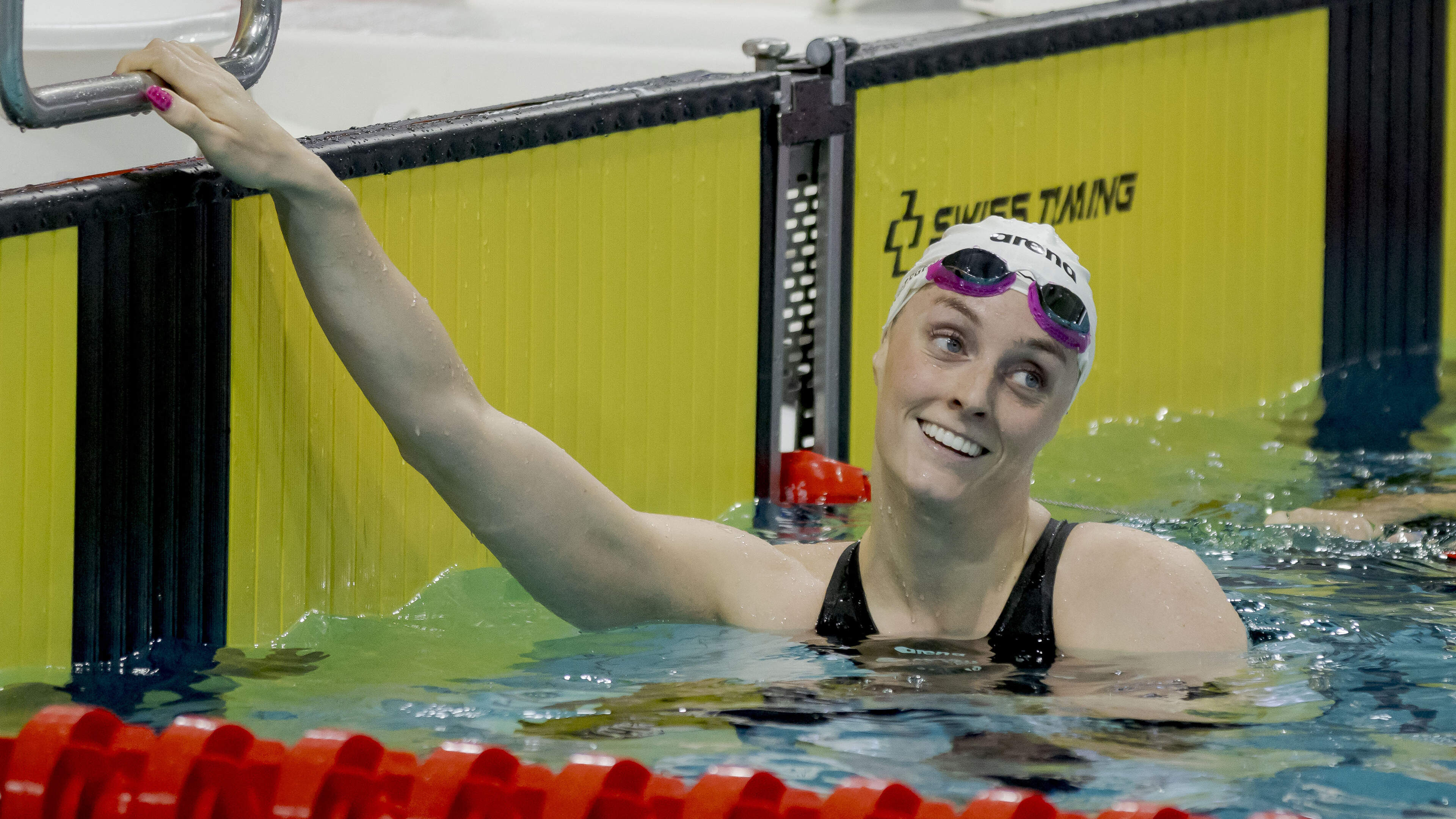 Marrit Steenbergen mist EK-medaille op één honderdste, Curtis verbetert kersvers wereldrecord